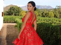 Demi Rose imponuje dekoltem w czerwonej sukience